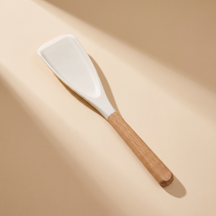 Küchenspatel mit Holzgriff – Rühren und Wenden
