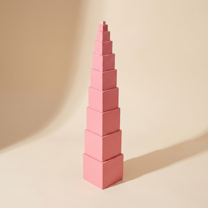Rosa Turm – Größen mit den Händen begreifen